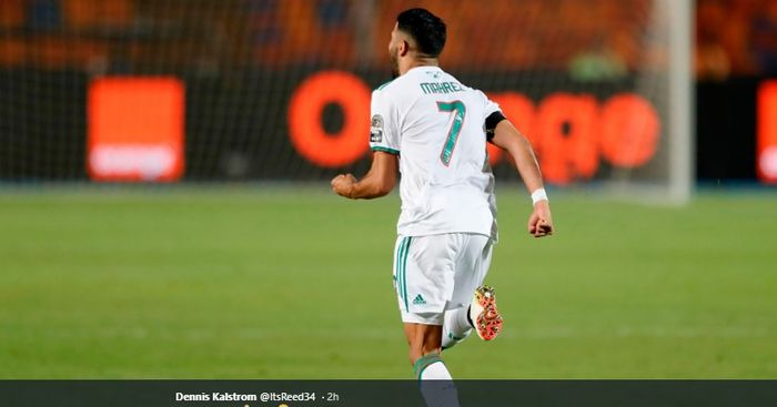 Selebrasi Riyad Mahrez setelah mencetak gol kemenangan timnas Aljazair atas Nigeria pada babak semifinal Piala Afrika 2019 di Stadion Internasional Kairo, 14 Juli 2019.