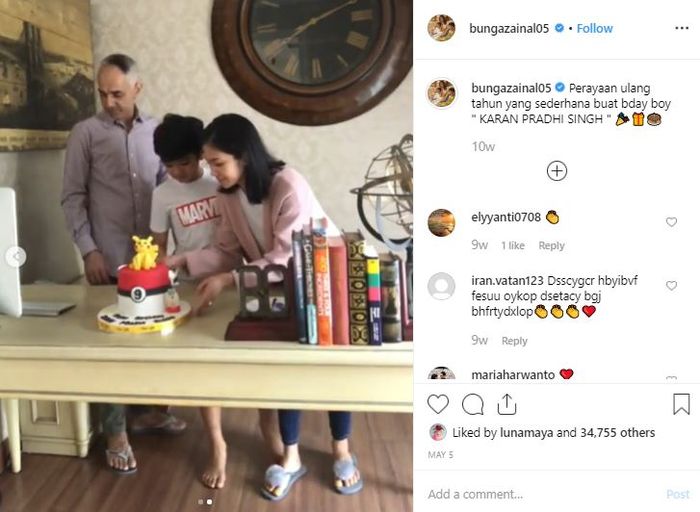 Ruang kerja di rumah Bunga Zainal