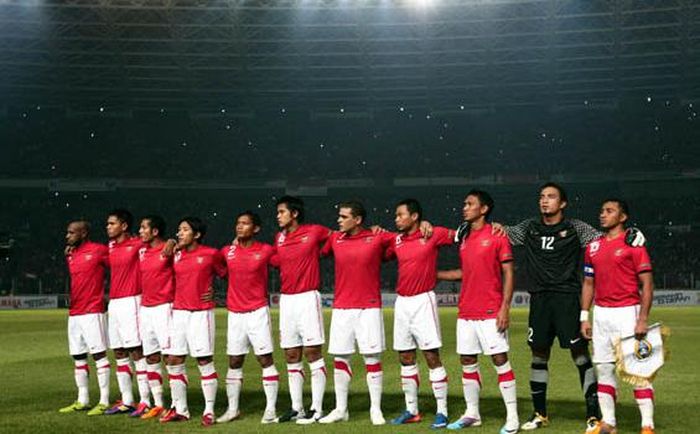 Timnas Indonesia sebelum bertanding melawan Turkmenistan pada kualifikasi Piala Dunia 2014 di Gelora Bung Karno, Jakarta Pusat, Kamis (28/7/2011). Pada pertandingan itu, Indonesia menang 4-3 atas Turkmenistan.