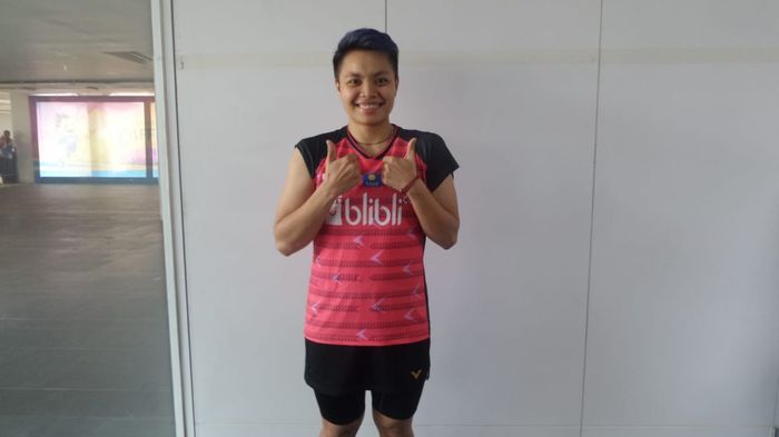 Pebulu tangkis ganda putri Indonesia, Apriyani Rahayu, berpose seusai memenangi pertandingan babak kesatu turnamen Indonesia Open 2019 di Istora Senayan, Jakarta.