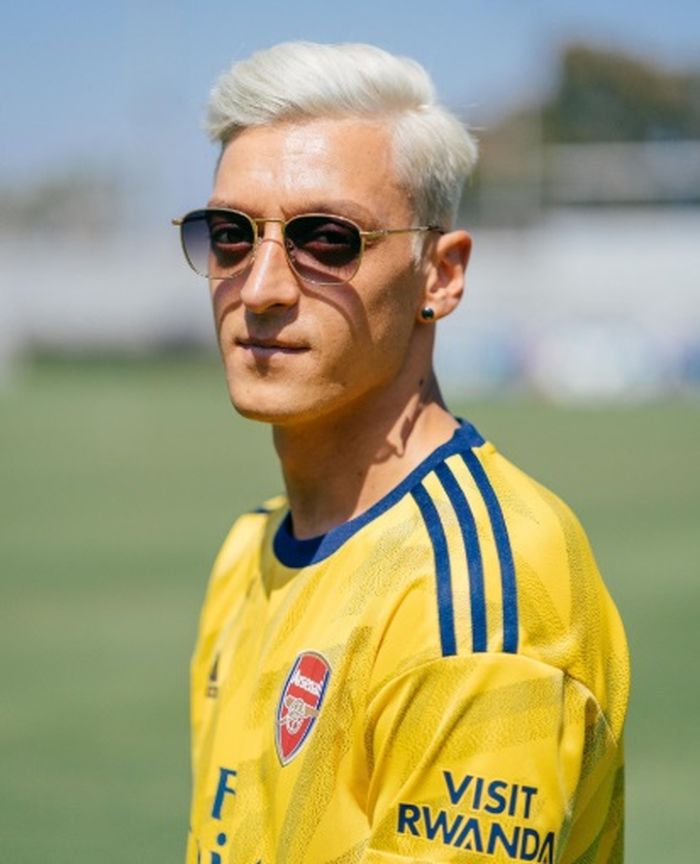 Rambut baru Ozil