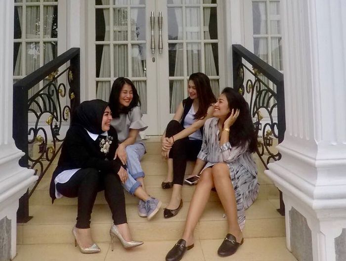 Area Depan rumah Nabila Syakieb