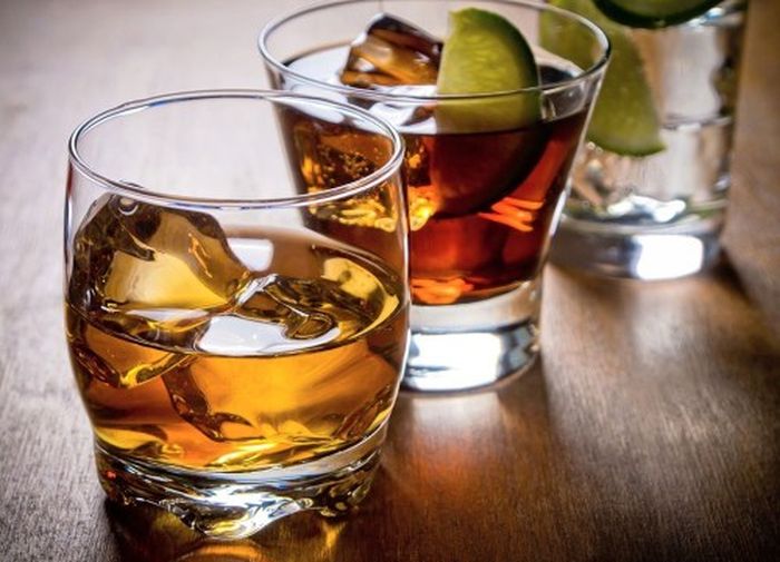 Ilustrasi alkohol