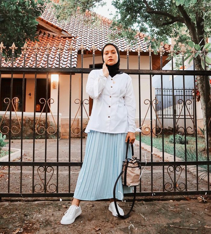 Ootd Hijab Rok Plisket - 5 Hijab fashion inspiration OOTD Rok Plisket Hitam Untuk ... - Check spelling or type a new query.