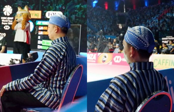 Penampilan hakim garis Indonesia Open 2019 pakai lurik dan blangkon