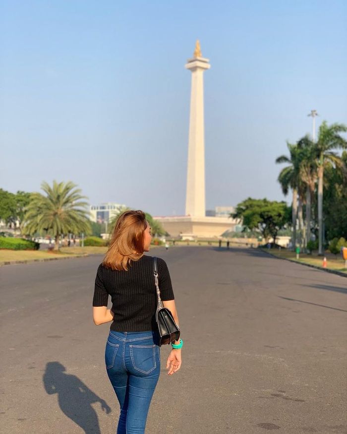 Monas