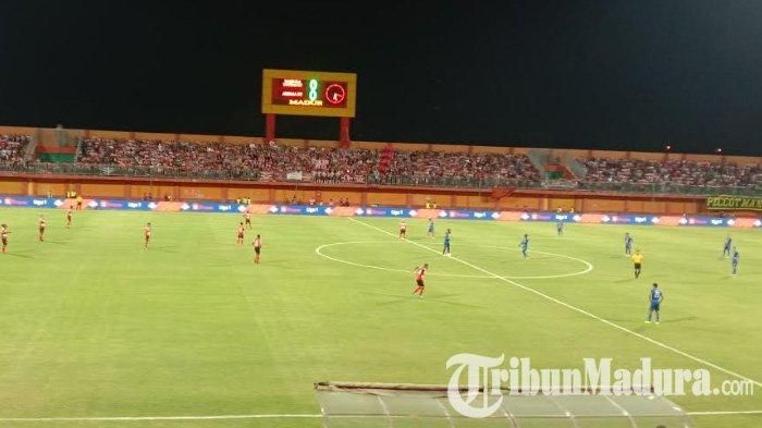 Suasana laga Madura United vs Arema FC pada pekan kesepuluh Liga 1 2019 di Stadion Gelora Madura, Sabtu (20/7/2019).