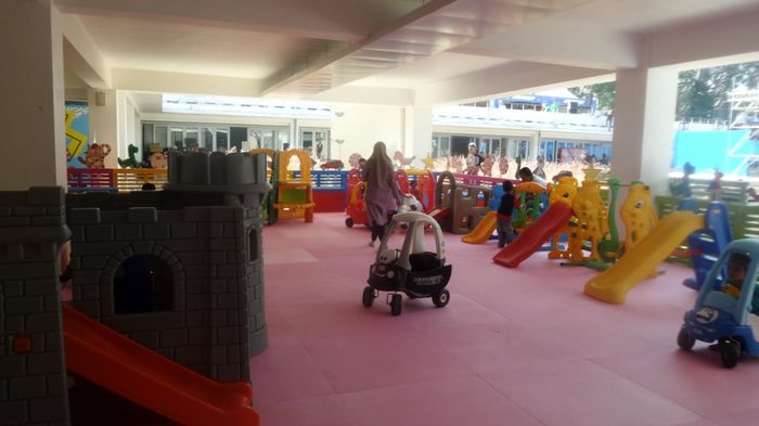 Kids Zone yang berada di sisi kanan bawah Istora Senayan menyediakan ragam mainan untuk anak-anak yang mengunjungi Indonesia Open 2019.