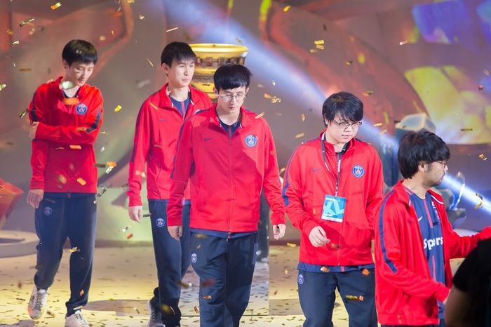 Very Tight! PSG.LGD Dota 2 Team Banned from Playing Cellphones to Focus