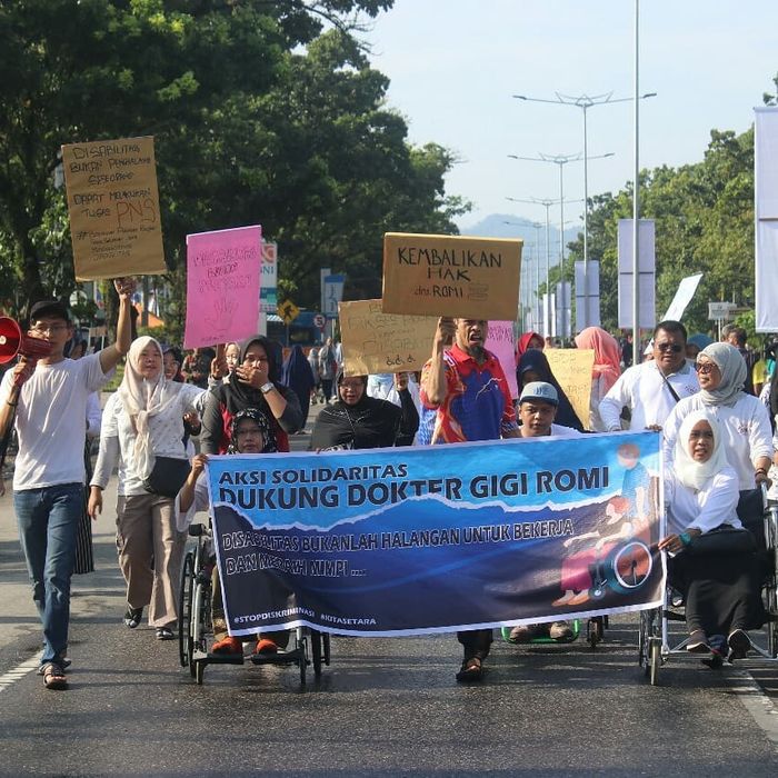 Kisah dokter gigi Romi