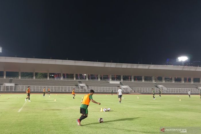 Suasana latihan timnas U-23 Indonesia di Stadion Madya Gelora Bung Karno, Jakarta Pusat, pada 23 Juli 2019.