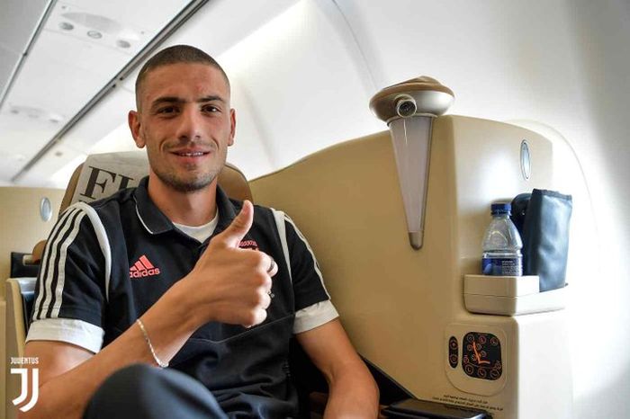 Bek baru Juventus, Merih Demiral.