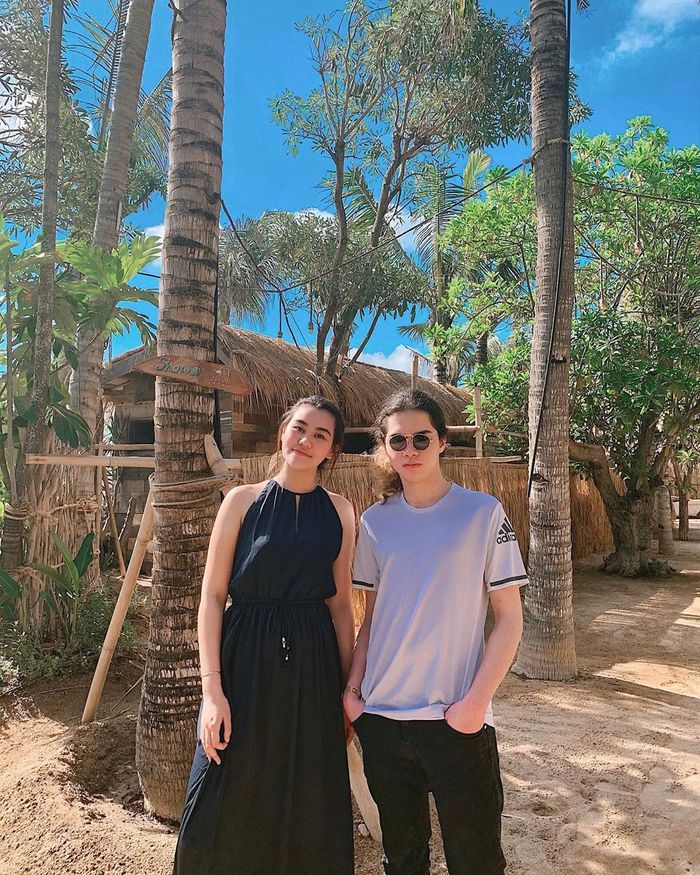 Aaliyah Massaid unggah foto bareng dengan Dul Jaelani