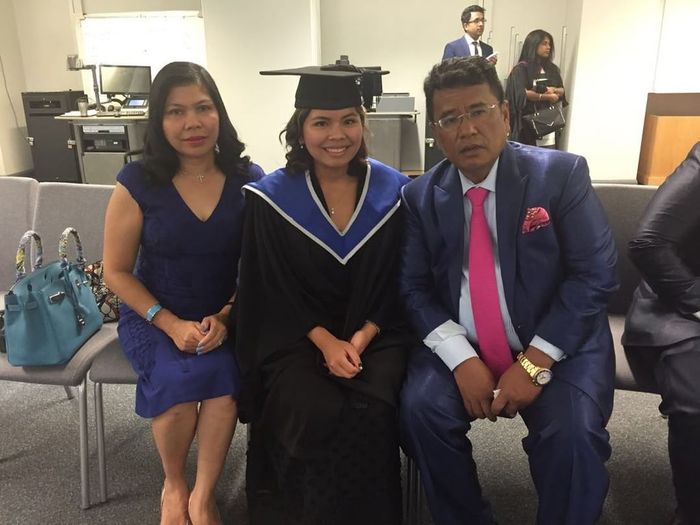 Anak Hotman Paris saat wisuda