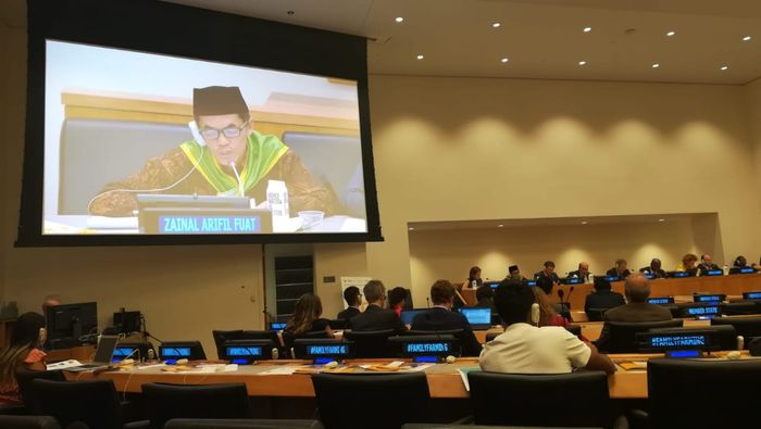Zainal Arifin Fuat saat menyampaikan lima poin penting tentang pertanian keluarga di konferensi FAO
