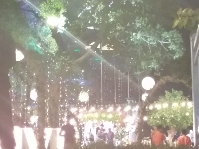 Suasana lokasi lamaran Roger Danuarta dan Cut Meyriska