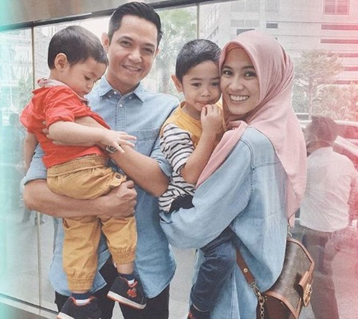 Alyssa Soebandono bersama suami dan anak