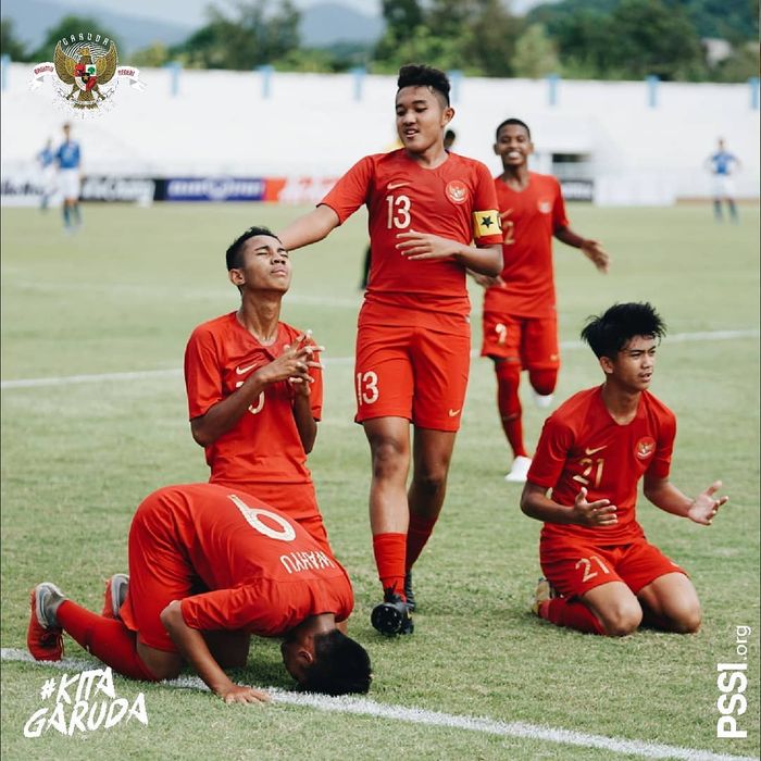 Selebrasi para pemain timnas U-15 Indonesia setelah Marselino mencetak gol ke gawang Singapura pada matchday kedua Grup A Piala AFF U-15 2019, Senin (29/7/2019).