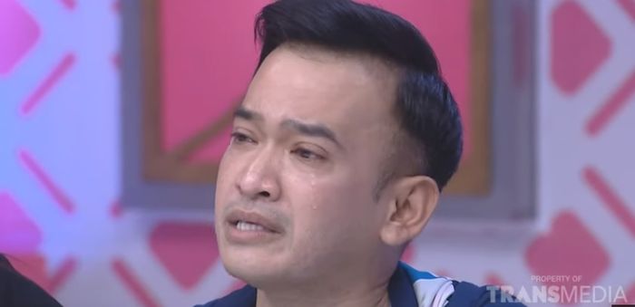Ruben Onsu menangis