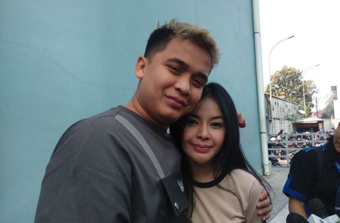 Billy Syahputra dan Elvia Cerolline 