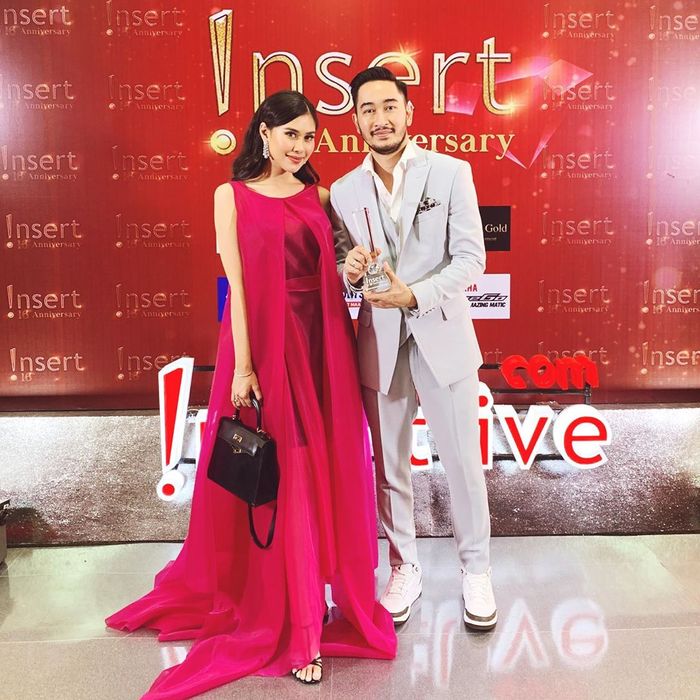 Hamil Anak Kembar, <a href='https://jakarta.tribunnews.com/tag/syahnaz' title='Syahnaz'>Syahnaz</a> Tampil Anggun dengan Dress Pink dan Tas Mewah Seharga Rp300 Juta
