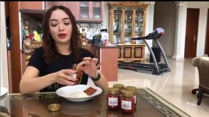 Dapur dan Meja Makan