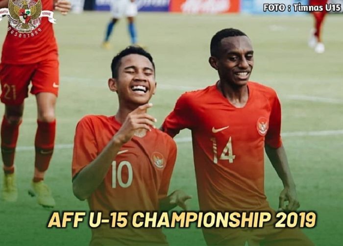 Dua bintang Timnas U-15 Indonesia, Marselino Ferdinan (kiri) dan Alexandro Felix Kamuru, mencetak gol pertama dan keempat ke gawang Timnas U-15 Filipina dalam duel Grup A Piala AFF U-15 2019, Jumat (2/8/2019) sore WIB.