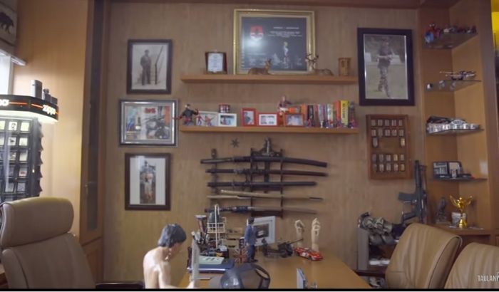 Nampak foto Parto sedang ikuti latihan maupun kontes menembak