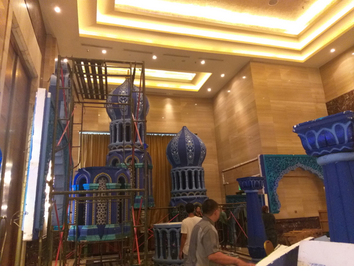 Dekorasi di persiapan acara pernikahan Tania Nadira dan Abdulla Alwi