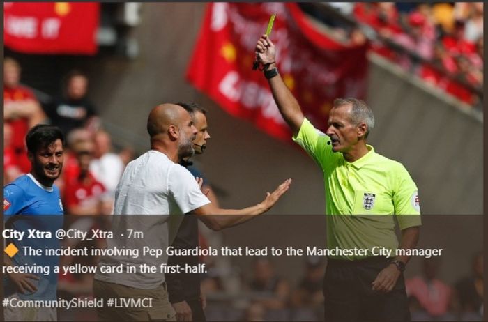 Pelatih Manchester City, Pep Guardiola, menerima kartu kuning dalam laga Community Shield melawan Liverpool di Stadion Wembley, Minggu (4/8/2019).