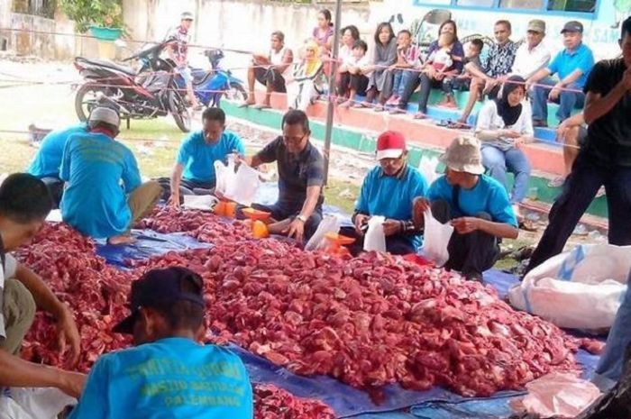 Pembungkusan daging kurban