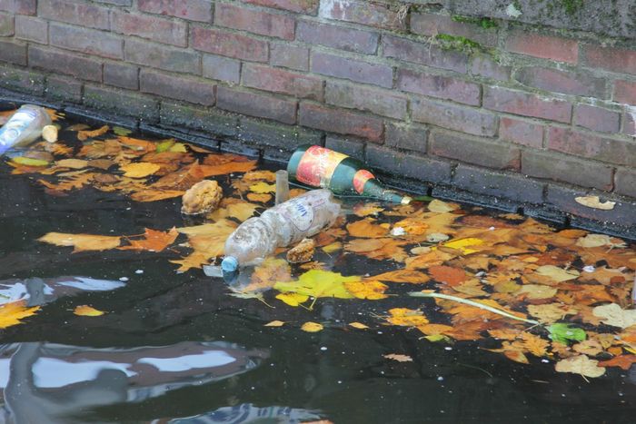 Ada Banyak Larangan Menggunakan Botol Minum Plastik Sekali Pakai