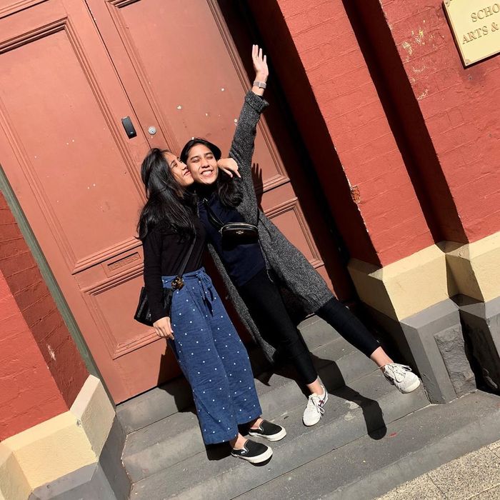 Fashion kompak ala anak menteri Pratikno, Hilda dan Gita Hanum