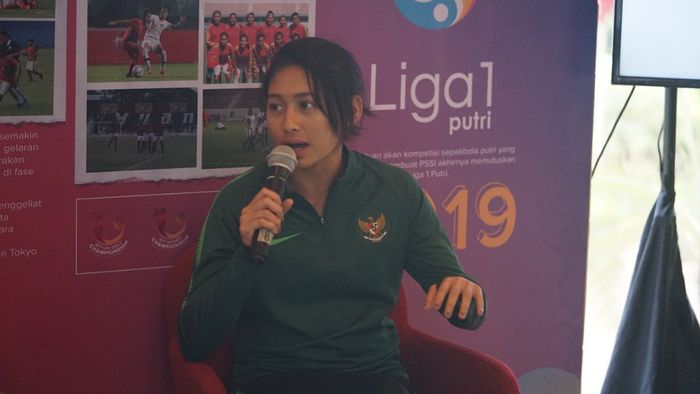 pemain sepak bola wanita Indonesia, Zahra Muzdalifah dalam diskusi ASEAN Sports Day 2019: Women in Football di Sekretariat ASEAN, Kamis (8/8/2019).