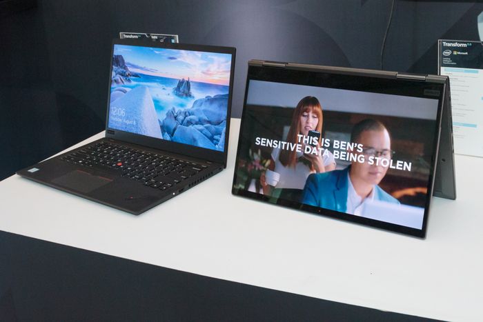 X1 Carbon Generasi ke-7 (kiri) dan X1 Yoga Generasi ke-4 menjadi sebagian dari produk ThinkPad yang ditawarkan Lenovo pada Transform 3.0.