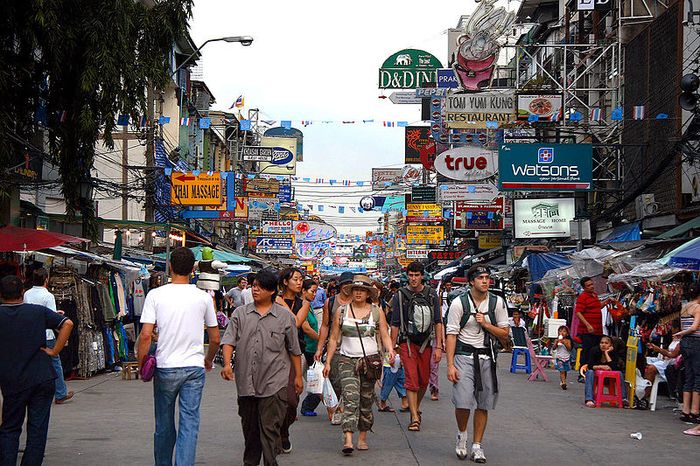 Khao San Road di Bangkok, Thailand.