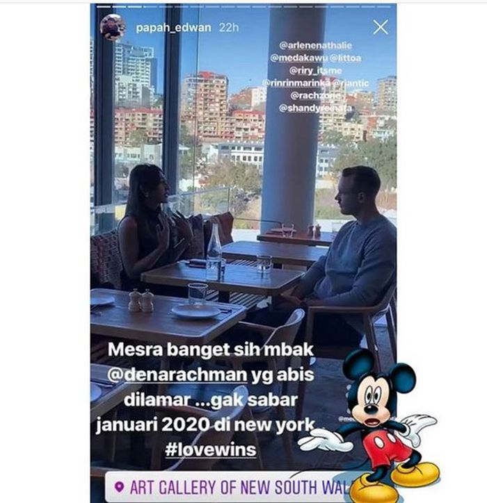 Dena Rachman dilamar snag kekasih bule.