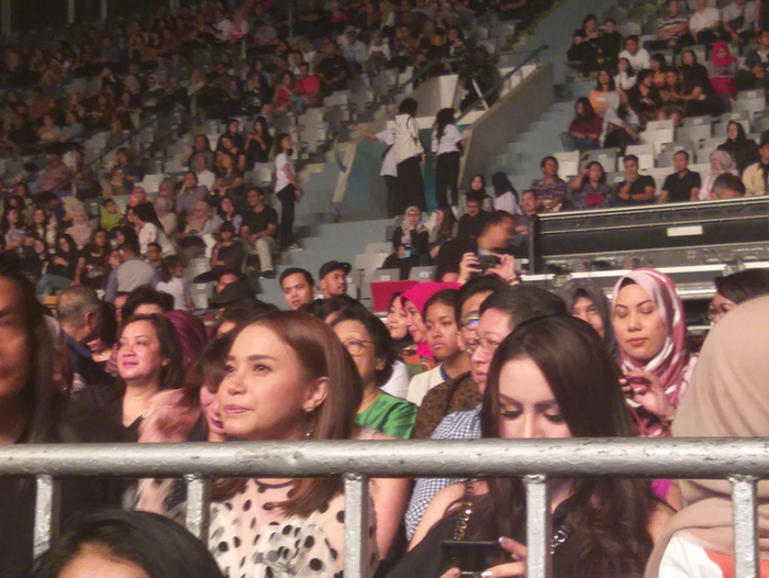 Rossa saat menonton konser Afgan di kawasan Istora Senayan, Jakarta Selatan, Jumat (9/8/2019).