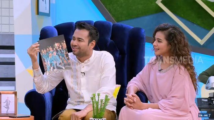 Raffi Ahmad pembawa acara Okay Bos