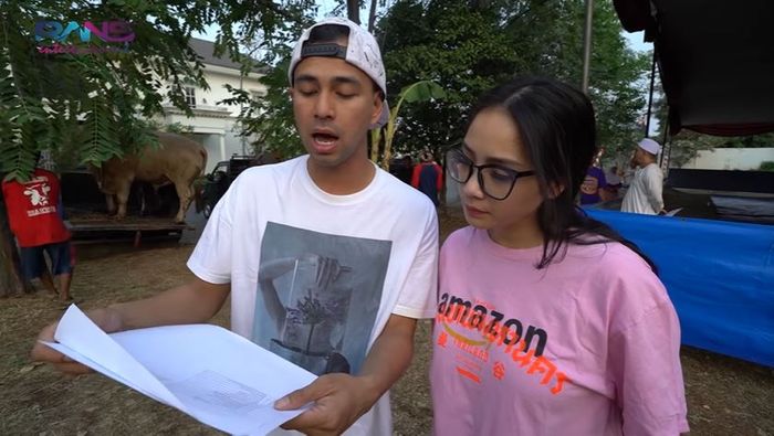 Raffi Ahmad bacakan nama karyawan dan anggota keluarganya yang berkurban