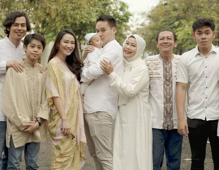 Keluarga Dewi Yull