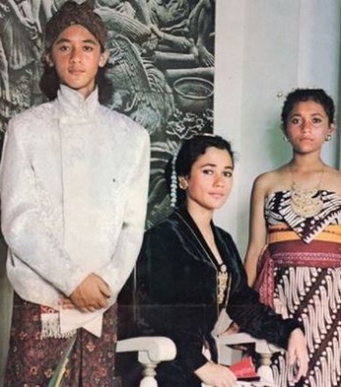 Arie Adrianus Suprapto jadi model majalah bersama Suzzana dan Kiki Maria