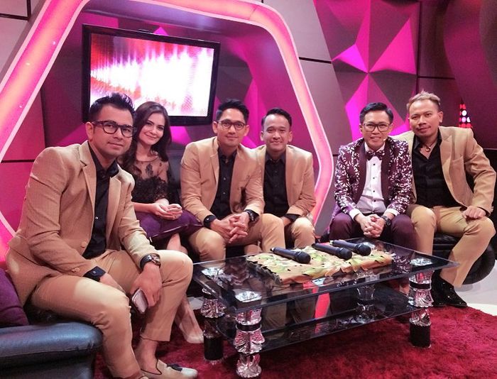 Cut Tary dengan presenter lain