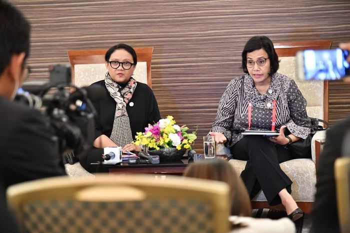 Kebersamaan Sri Mulyani dengan Retno Marsudi