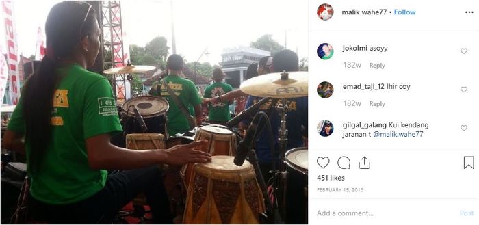Cak Malik saat sedang tampil di panggung