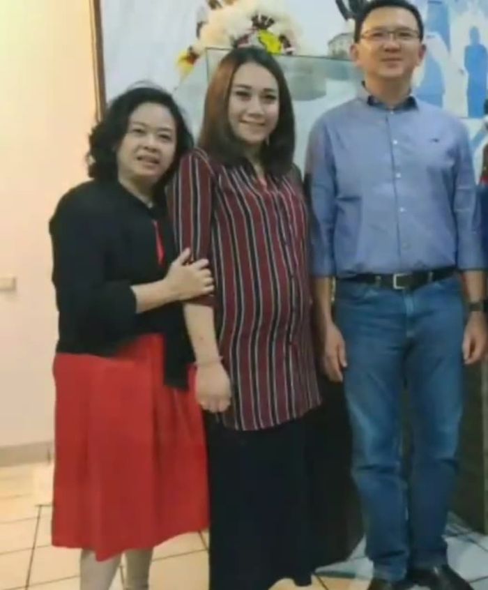 Istri Ahok Tengah Hamil, Begini Tampilan Tebraru Puput Nastiti Devi dengan Perut Buncit yang Jadi Sorotan