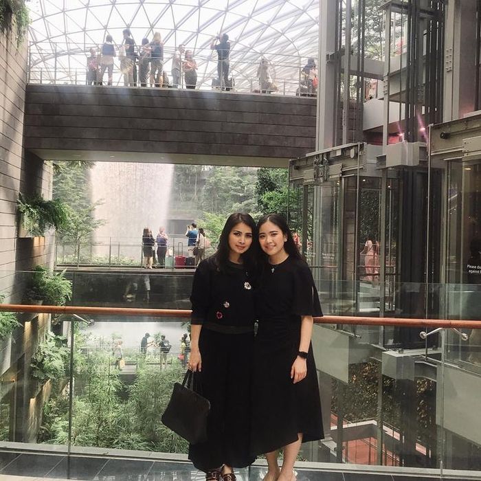Style Liliana Tanoesoedibjo dan putrinya
