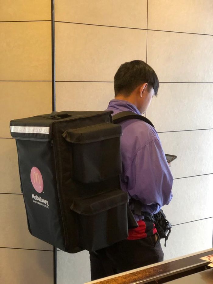 Viral Pesepakbola Nyambi Jadi Ojol & Antar Makanan 14 Jam Sehari, Ternyata Cari Tambahan Uang Untuk Nikah