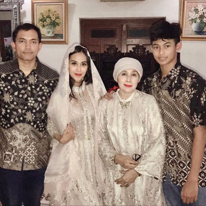 Beranjak Remaja, Ini 9 Potret Anak Diah Permatasari, Marciano Nicholas