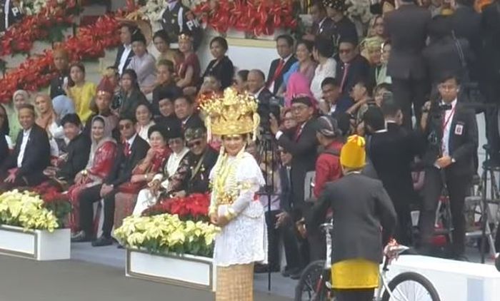 Pemenang ketiga. ()